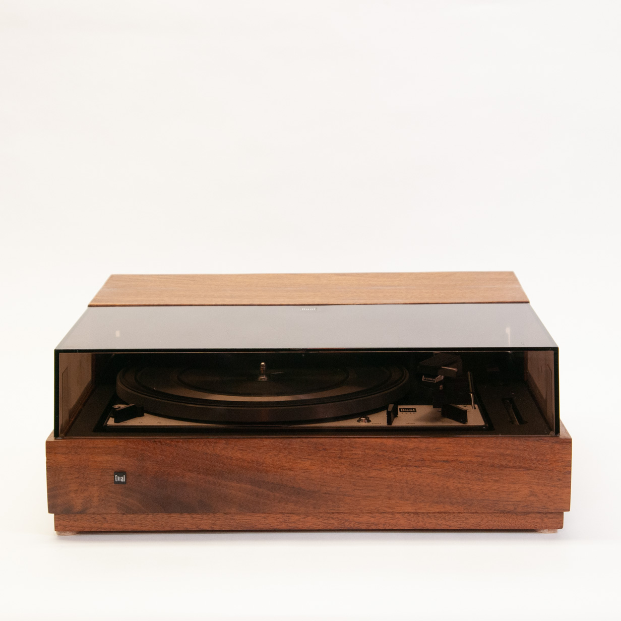 Dual turntable, front view with dustcover closed