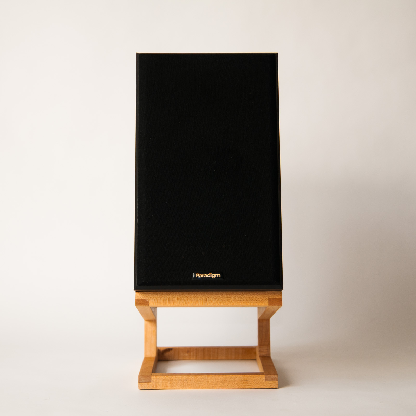 Speaker stand, front