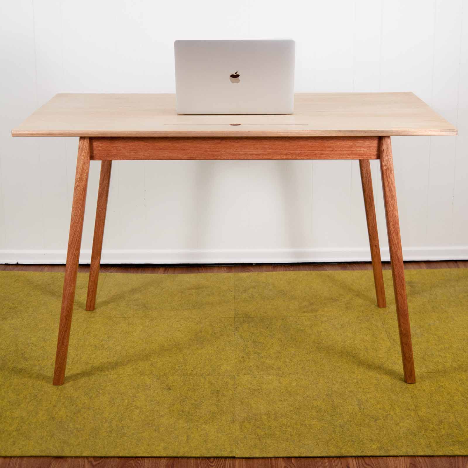 Desk v.2 with laptop