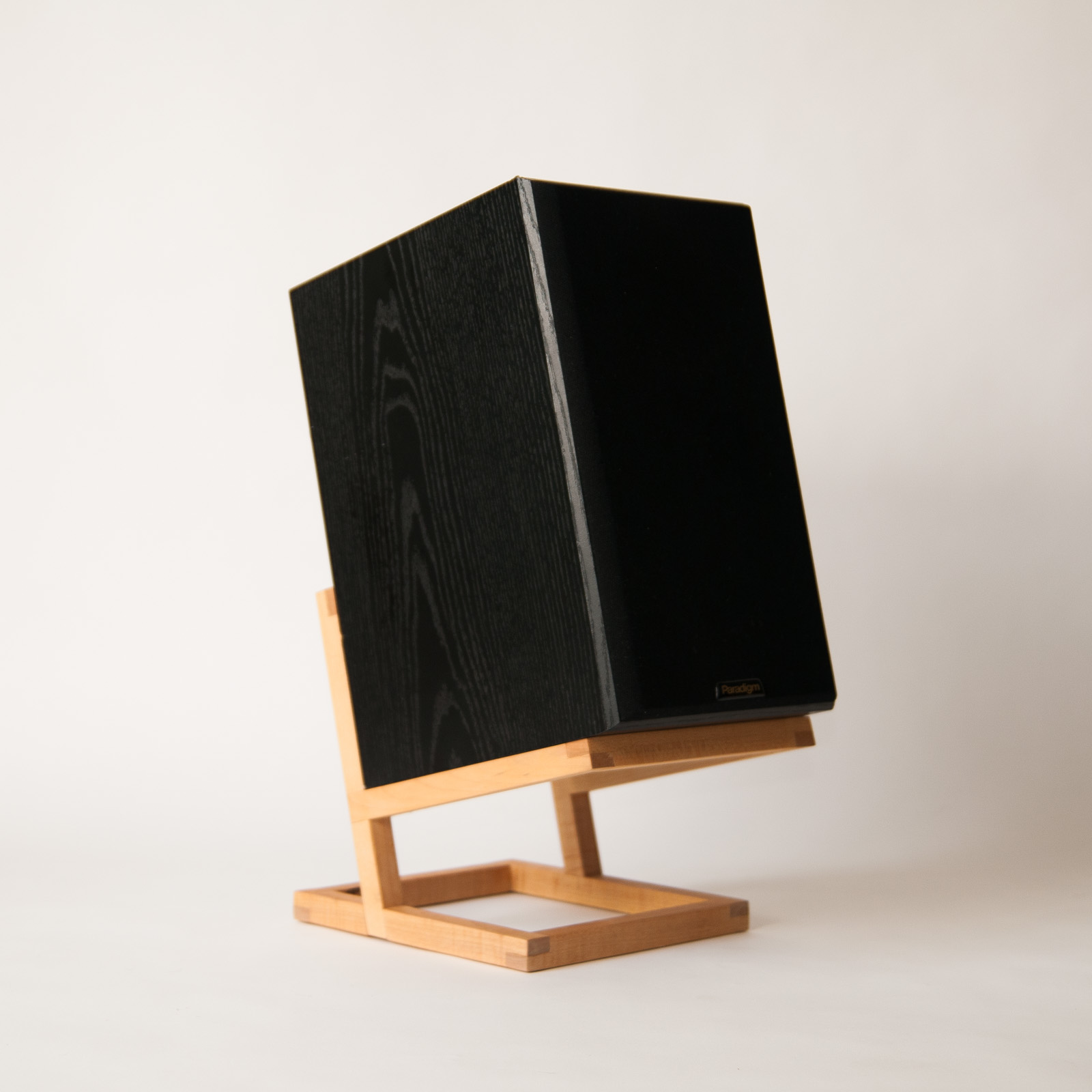 Speaker stand, profile