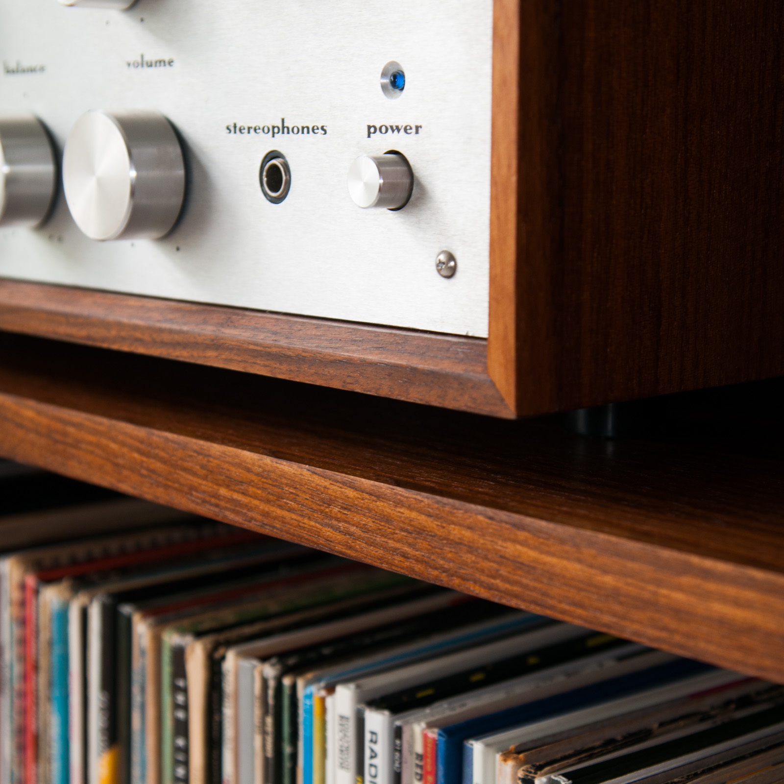 stereo cabinet, amplifier shelf detail